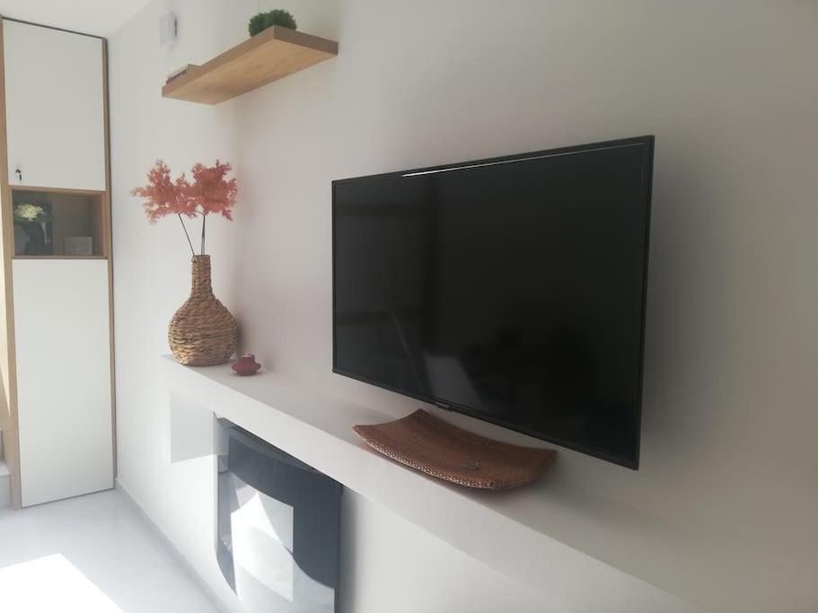 Brio Luxurious Urban Stay In Heraklio,Wifi,Αc Heraklion  Bagian luar foto